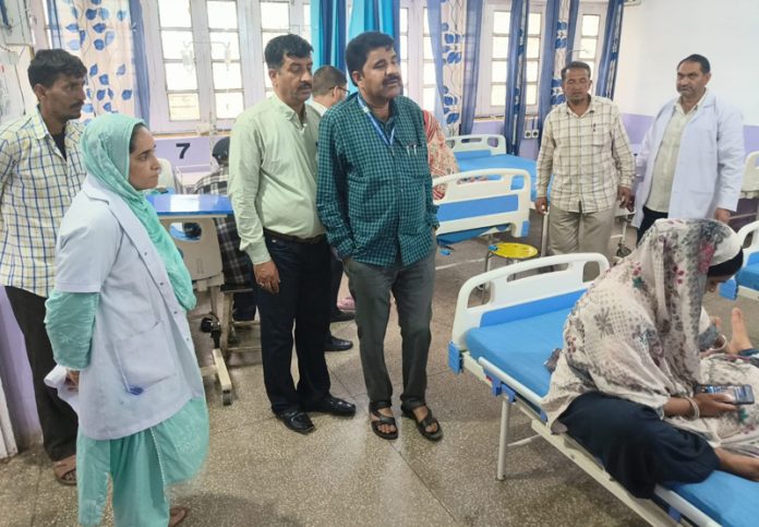 CMO Poonch Dr Parvaiz Khan inspecting SDH Surankote on Monday. CMO Poonch Dr Parvaiz Khan inspecting SDH Surankote on Monday.