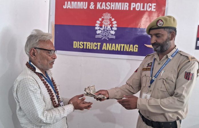 Swift Police Action Helps Recover Elderly Amarnath Pilgrim's Bag With Valuables At Base Camp