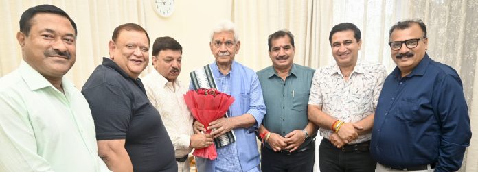 Traders' Delegation Meets LG; Demands More Counters For Registration Of Amarnath Pilgrims