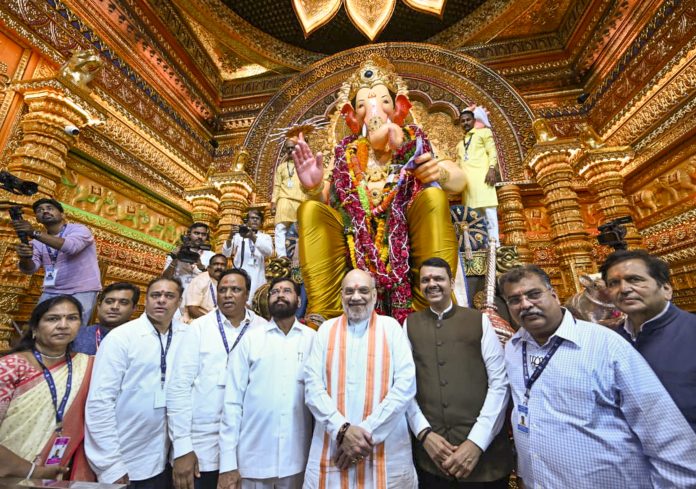 Amit Shah visits Lalbaugcha Raja