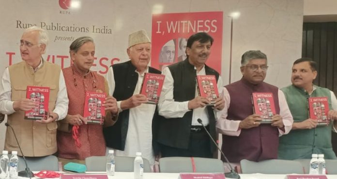 Dr Farooq Abdullah and others at the launch of veteran journalist, former MP and author Shahid Siddiqui memoir at India Internatinal Centre in New Delhi on Thursday.