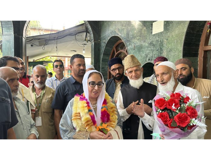 J&K Waqf Board Chairperson, Dr Darakhshan Andrabi, flanked by others laying foundation stone for Administrative Block of the Board at Sonwar in Srinagar on Saturday. J&K Waqf Board Chairperson, Dr Darakhshan Andrabi, flanked by others laying foundation stone for Administrative Block of the Board at Sonwar in Srinagar on Saturday.