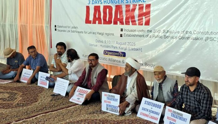KDA leaders sitting on hunger strike in Kargil. —Excelsior/Basharat Ladakhi KDA leaders sitting on hunger strike in Kargil. —Excelsior/Basharat Ladakhi