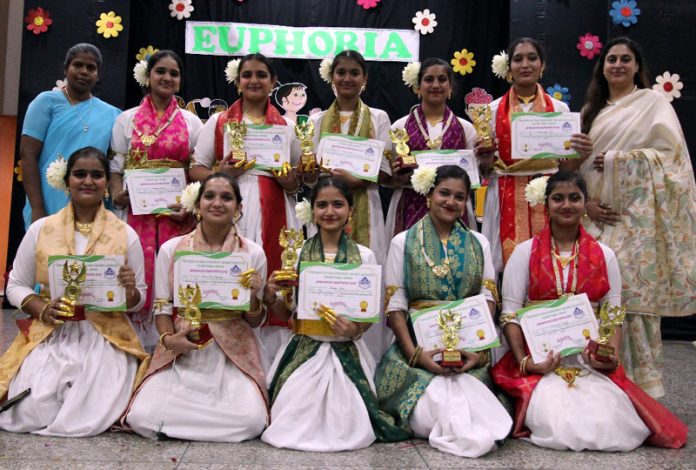 Students posing along with certificates. Students posing along with certificates.