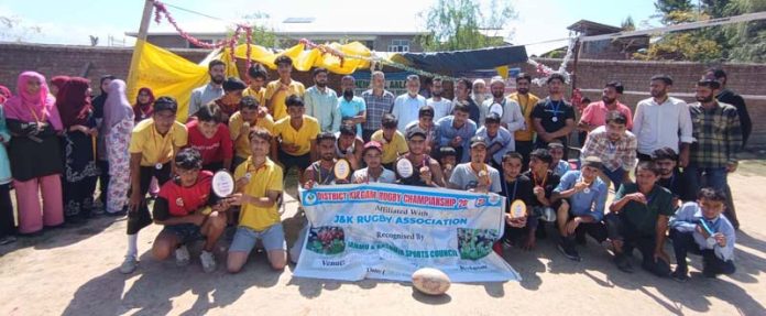 Winners along with dignitaries posing for a group photograph. Winners along with dignitaries posing for a group photograph.