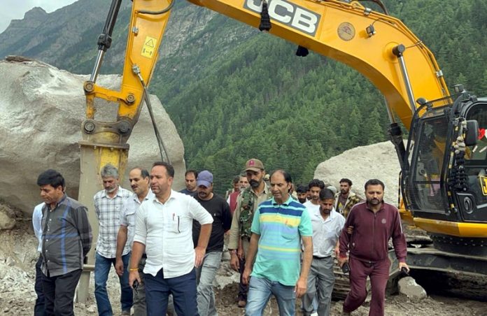 Leader of Opposition, Sunil Sharma supervising rescue and relief operations in cloudburst hit area of Chashoti in Kishtwar.