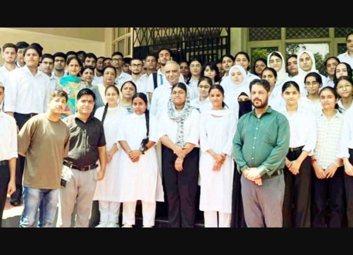 JU Law School students with former DGP Ashok Bhan on conclusion of 'Deeksharambh' Programme .