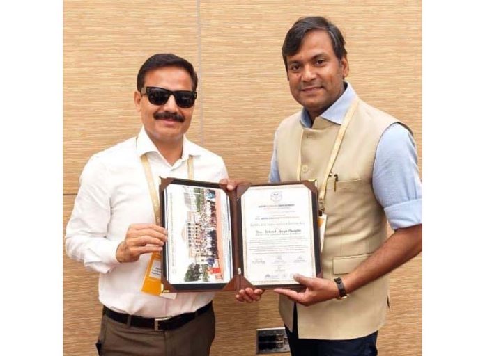 MLA Balwant Singh Mankotia being honoured at Global Legislature Conference. MLA Balwant Singh Mankotia being honoured at Global Legislature Conference.