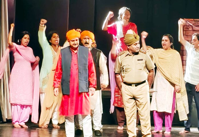 A scene from Jaikara staged on 100th birthday of Amarnath Vaishnavi at Abhinav Theatre Jammu on Sunday. -Excelsior/Rakesh