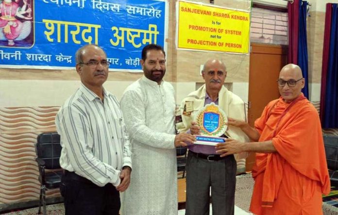 Prof Ashwani Wangnoo receiving an award in Jammu on Sunday. Prof Ashwani Wangnoo receiving an award in Jammu on Sunday.