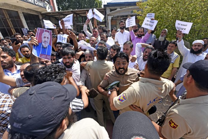 Awami Ittehad Party workers staging a protest in Sringar on Saturday. -Excelsior/Shakeel