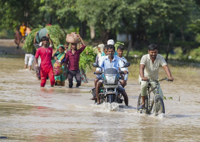 Weather: Yamuna River flows above danger mark
