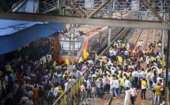 Rail blockade by Kurmis in Jharkhand