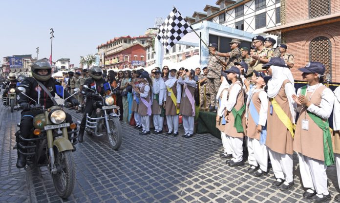 DG CRPF GP Singh flags off the Women’s High Altitude Bike Expedition from Lal Chowk, Srinagar to Khardung La-Pangong TSO on Tuesday. -Excelsior/Shakeel