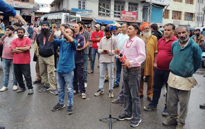 People of Bhaderwah during a protest demonstration against MLA Mehraj Malik on Sunday. -Excelsior/Tilak Raj People of Bhaderwah during a protest demonstration against MLA Mehraj Malik on Sunday. -Excelsior/Tilak Raj