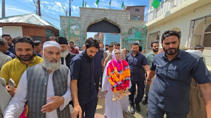 Page3-11 Chairperson J&K Waqf Board Dr Syed Darakshan Andrabi visiting Jinab Sahib Soura Shrine.