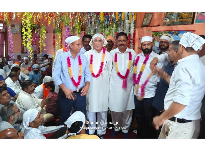 Newly elected members of Shree Guru Ravidass Sabha District Rajouri and Tehsil Nowshera-Sunderbani posing for a group photograph.