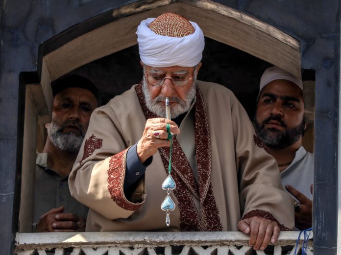 The Holy Relic of the Prophet (PBUH) being displayed for the devotees in Srinagar on Saturday. — Excelsior/Shakeel The Holy Relic of the Prophet (PBUH) being displayed for the devotees in Srinagar on Saturday. — Excelsior/Shakeel
