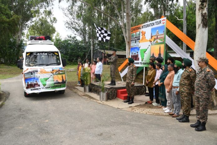 An Army officer flagging off National Integration tour.
