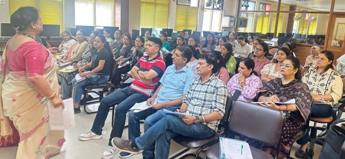 Counselling Psychologist Salony Priya interacting with faculty during a programme.