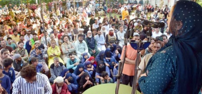 Minister Sakeena Itoo addressing a public gathering in Kulgam. Minister Sakeena Itoo addressing a public gathering in Kulgam.