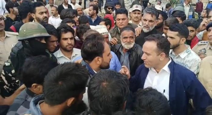 Leader of Opposition, Sunil Sharma talking to rain and flood affected people in Margi Warwan of Saturday. Leader of Opposition, Sunil Sharma talking to rain and flood affected people in Margi Warwan of Saturday.