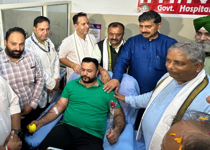 BJP leaders inaugurating a blood donation camp at Government Hospital Gandhi Nagar on the occasion of PM Narendra Modi’s birthday on Wednesday. —Excelsior/Rakesh BJP leaders inaugurating a blood donation camp at Government Hospital Gandhi Nagar on the occasion of PM Narendra Modi’s birthday on Wednesday. —Excelsior/Rakesh