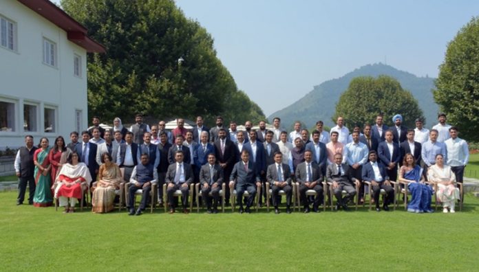 Director ED and dignitaries during a group photograph at the 32nd Quarterly Conference of Zonal Officers (QCZO) held in Srinagar.