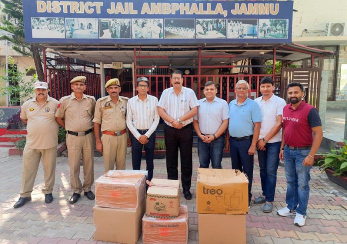 Members of AISSJC posing along with the staff at District Jail Amphalla in Jammu.