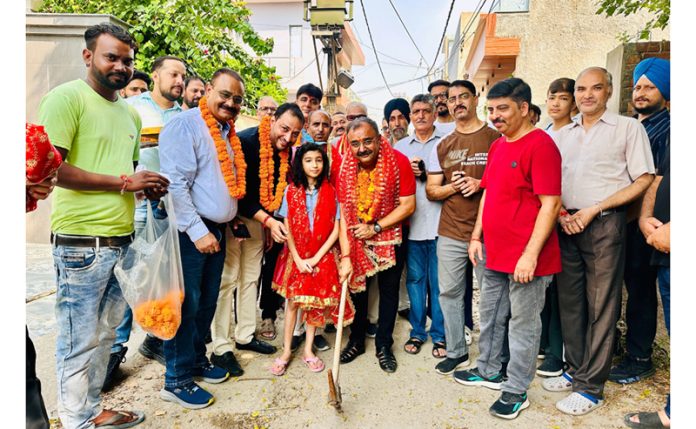 MLA Bahu Ch. Vikram Randhawa kick starting construction of lane and drain in Ward 53 on Tuesday. MLA Bahu Ch. Vikram Randhawa kick starting construction of lane and drain in Ward 53 on Tuesday.