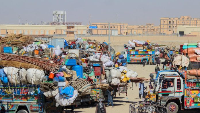 Pak Captures 19 Afghan Security Posts Along Border; Kabul Says 58 Pakistani Soldiers Killed