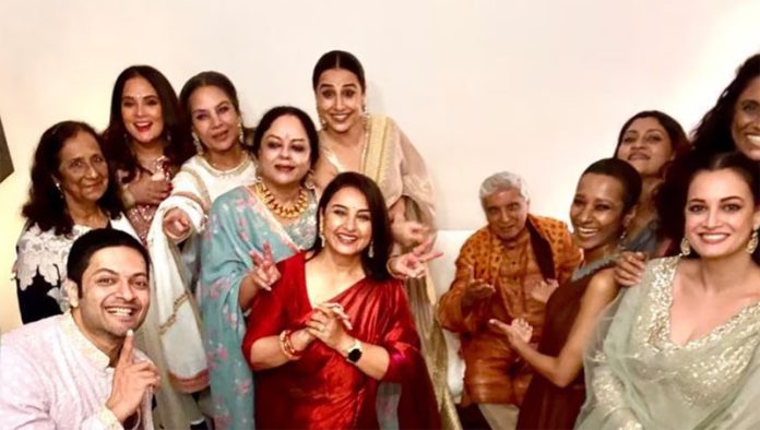 Shabana Azmi, Javed Akhtar celebrate Diwali with 'Dher Sara Pyar' gang