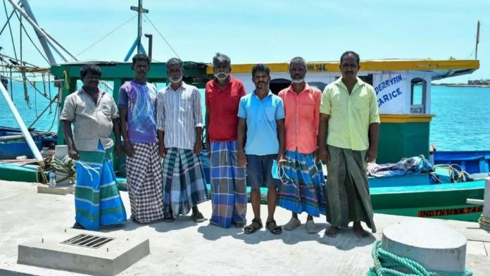 Sri Lankan Navy arrests  47 Indian fishermen