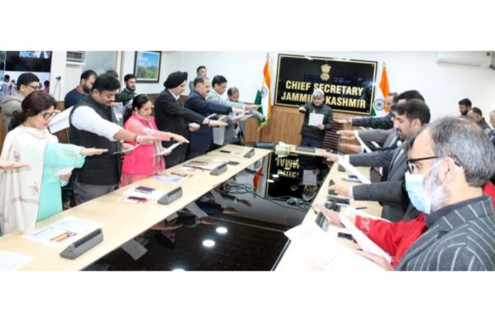 Chief Secretary administering Integrity Pledge to the officers as part of Vigilance Awareness Week. Chief Secretary administering Integrity Pledge to the officers as part of Vigilance Awareness Week.