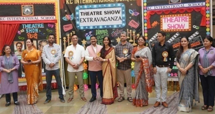 Gaurav Gupta BJP spokesperson presenting trophy to one of the participants.