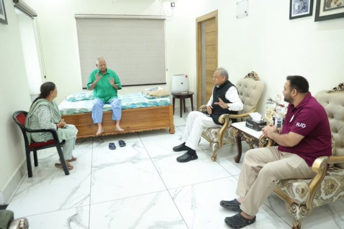 Bihar polls: Gehlot meets Lalu amidst seat-sharing row, says ‘all issues will be ironed out’