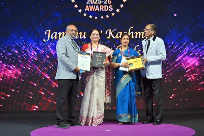 Principal-cum-Vice Chairperson of Jammu Sanskriti School, Rohini Aima and Director Operations, Sunakshi Anand, receive award at Education World India School Rankings ceremony in New Delhi.