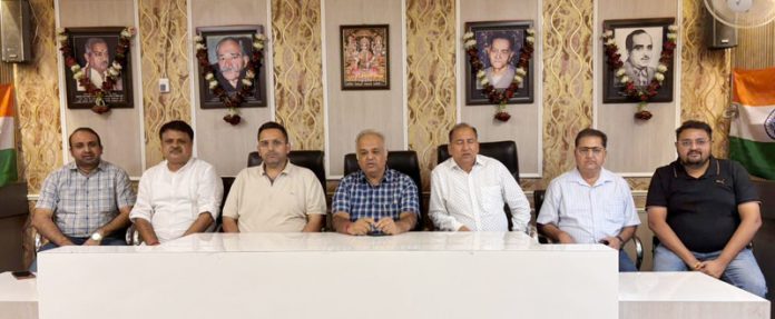 Deepak Gupta chairing meeting of Traders Federation on Monday. Deepak Gupta chairing meeting of Traders Federation on Monday.