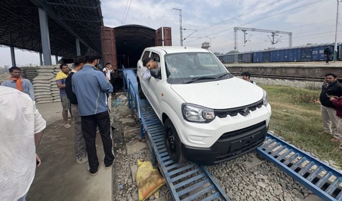A car rolls out from a train at Anantnag Good Shed of Railways on Friday. -Excelsior/Sajad Dar A car rolls out from a train at Anantnag Good Shed of Railways on Friday. -Excelsior/Sajad Dar