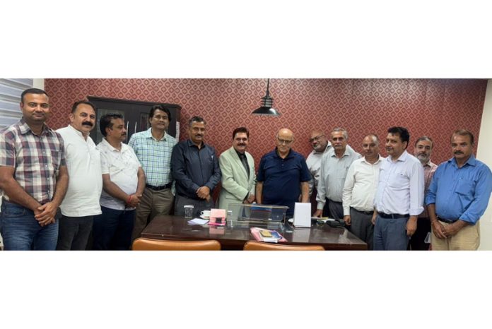 Delegation of Pvt schools' representatives meeting with FFRC Chairman. Delegation of Pvt schools' representatives meeting with FFRC Chairman.