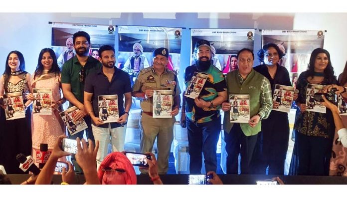 DIG Shiv Kumar Sharma along with others releasing trailer of movie 'Ravi De Kande' in Jammu. DIG Shiv Kumar Sharma along with others releasing trailer of movie 'Ravi De Kande' in Jammu.