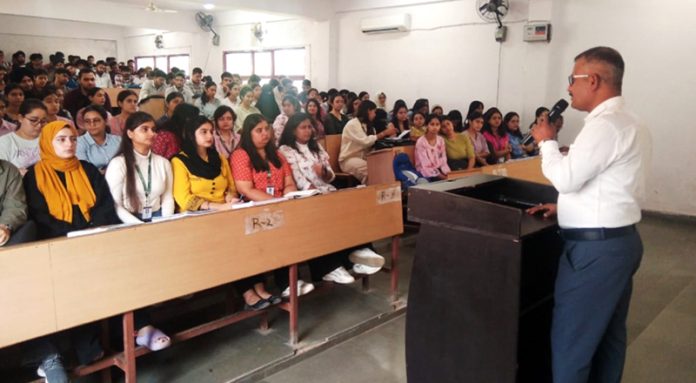 Dr Chourey enlightening students about importance of industrial exposure.