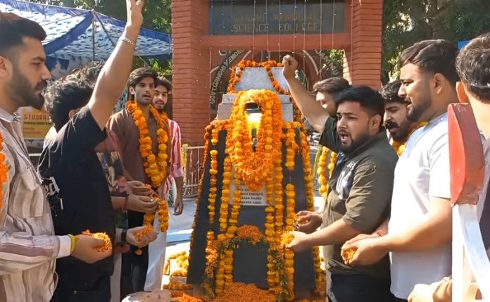 JJSF activists and student leaders paying tribute to student martyrs at Shahidi Sthal in front of GGM Science College Jammu.