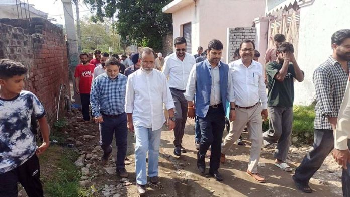 JMC Commissioner Dr Devansh Yadav along with officials during a tour of Greater Kailash area.