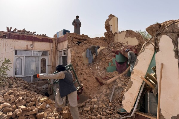Afghanistan earthquake survivors face cold, rain amid rubble Afghanistan earthquake survivors face cold, rain amid rubble