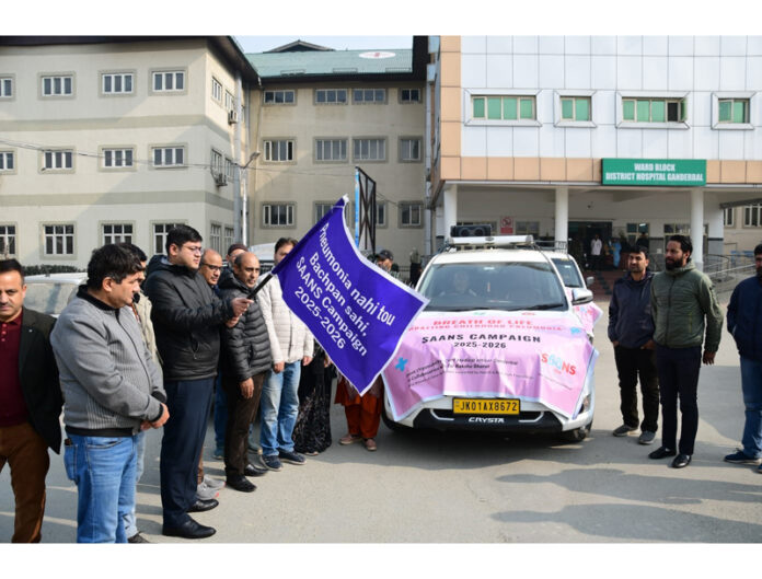 DC Jatin Kishore flagging-off the SAANS moving Vehicles in Ganderbal.