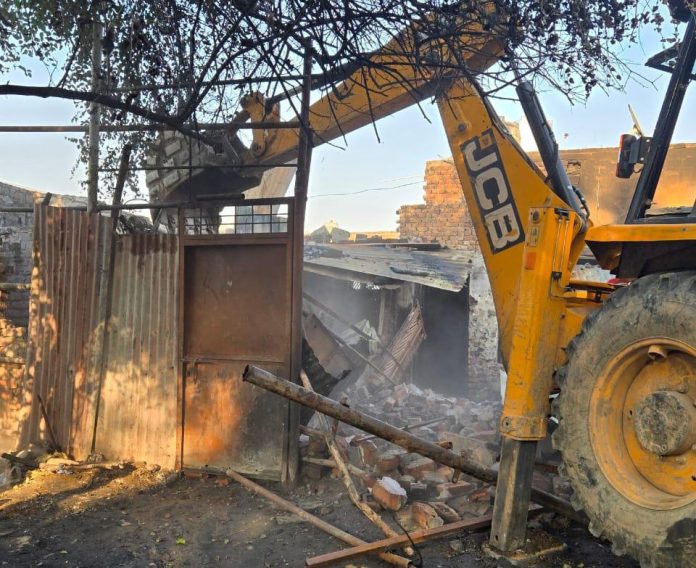 District Administration Jammu Demolishes Illegal Structures, Retrieves 3.5 Kanal Prime Land District Administration Jammu Demolishes Illegal Structures, Retrieves 3.5 Kanal Prime Land