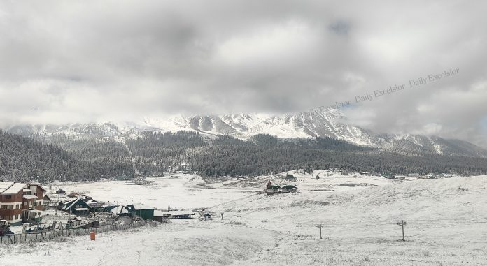 Jammu And Kashmir | Gulmarg Turns Into White Wonderland After Fresh Spell Of Snow