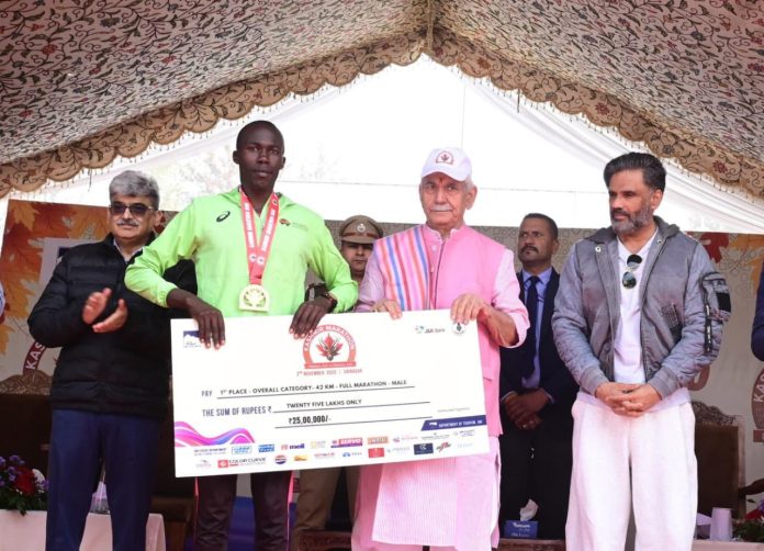 LG Manoj Sinha Felicitates The Winners Of Kashmir Marathon-2025