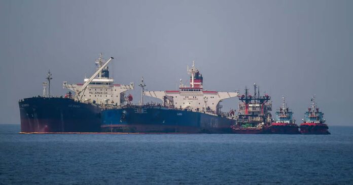 Think tank says 30 false-flag tankers shipped  EUR 2.1 bn Russian oil to India in 2025